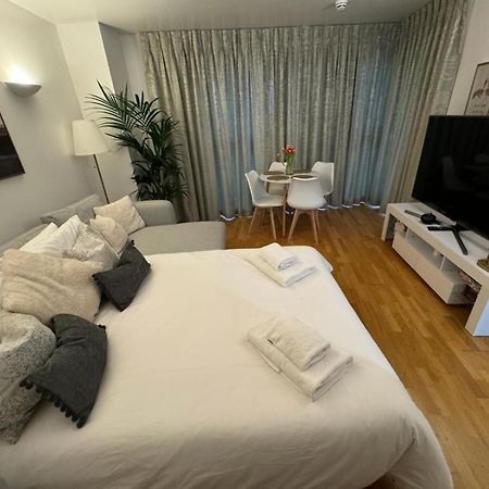 Luxury Apartment In Canary Wharf Londra Exterior foto