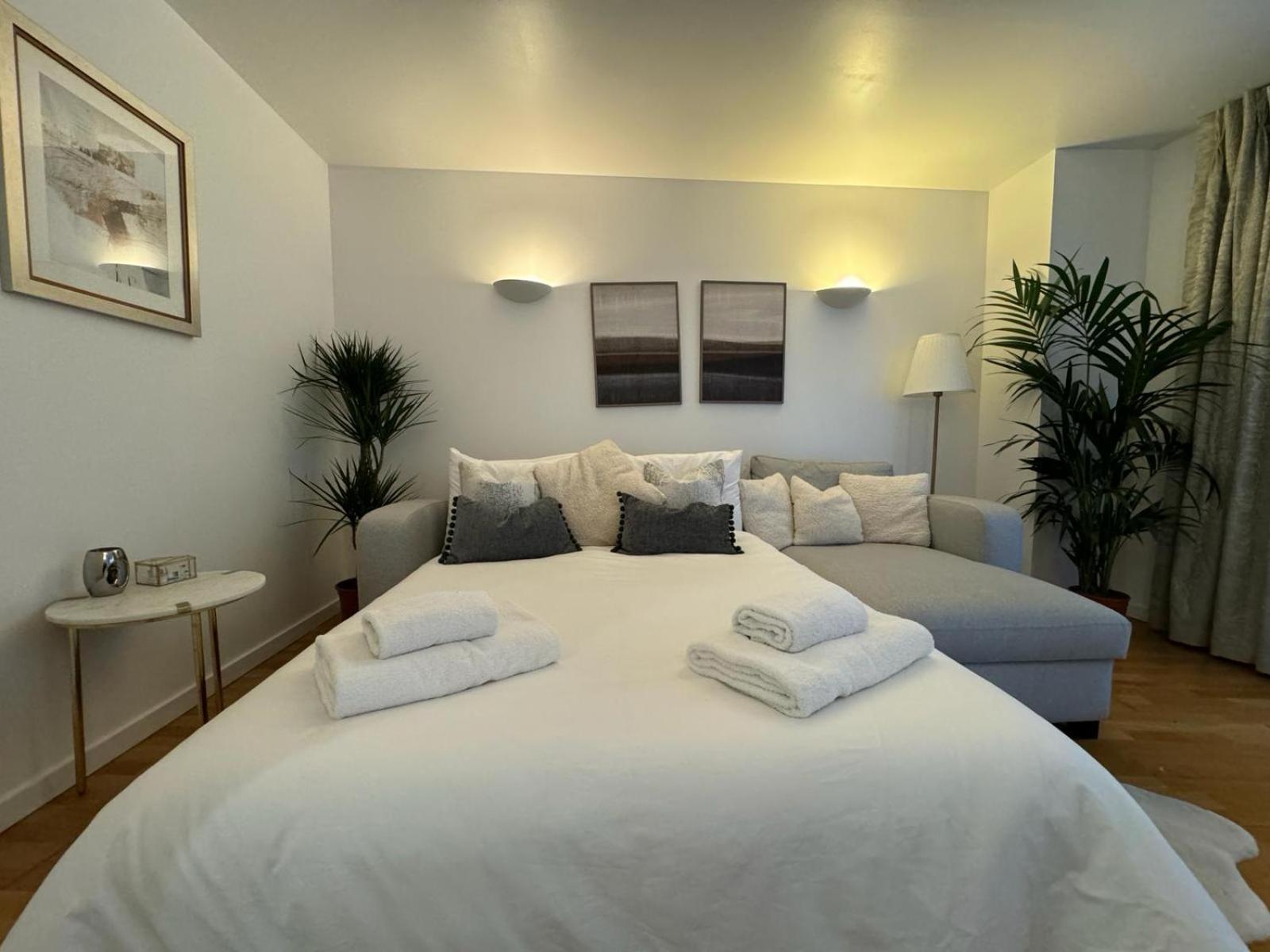 Luxury Apartment In Canary Wharf Londra Exterior foto
